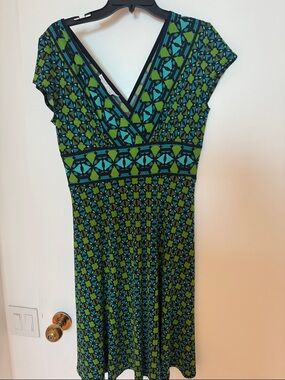 Maggy London Green and Teal Geometric V‑Neck Dress
